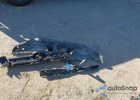 2013 Toyota 4Runner Sr5 z USA, uszkodzony, nr VIN JTEBU5JR1D5145320